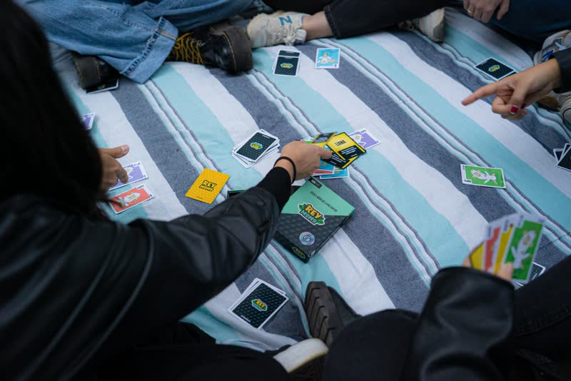 Repartiendo las cartas de Rey Mono